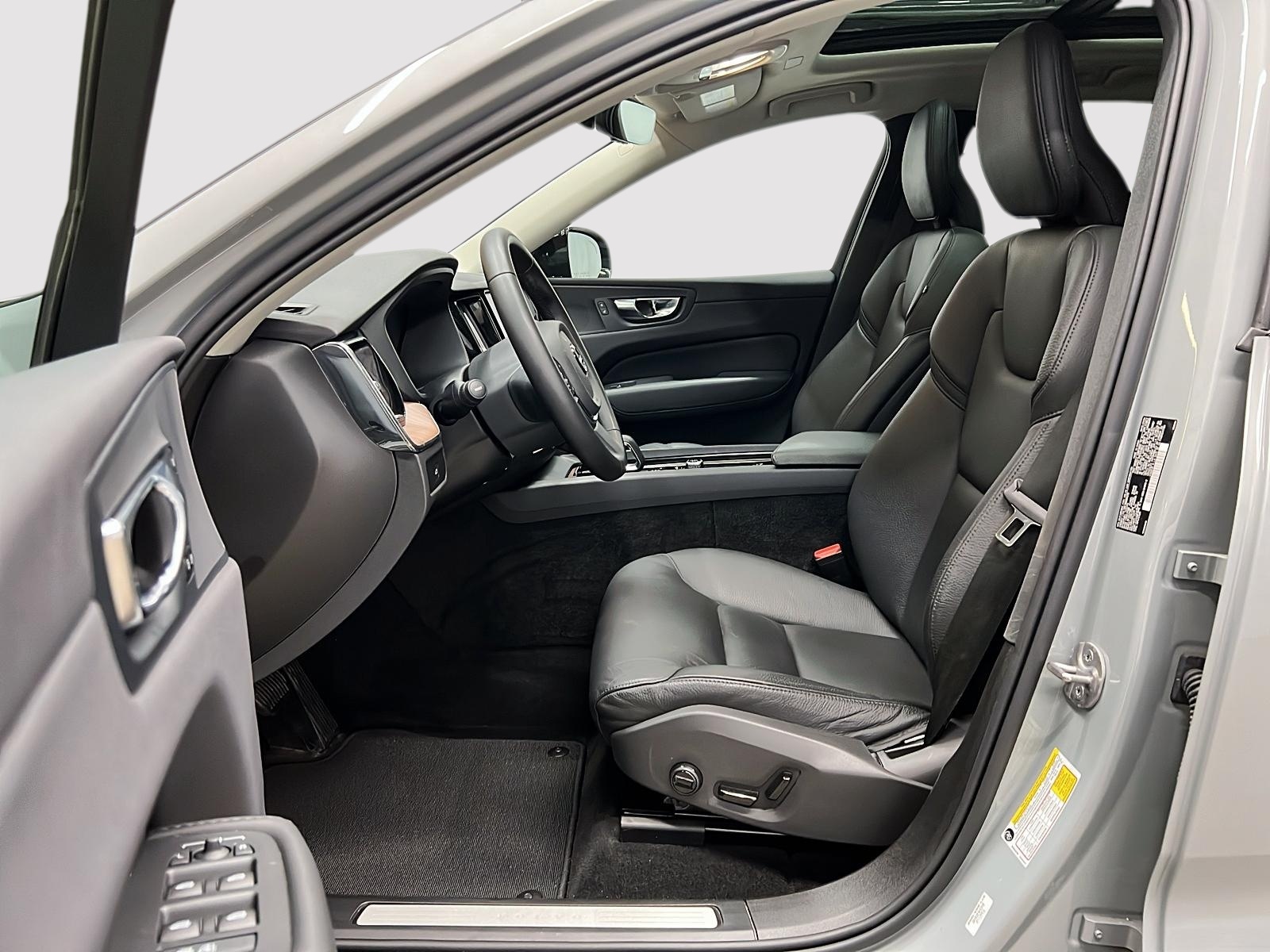 Volvo XC60 B5 PLUS CUIR TOIT PANO NAV 4RM 2024 — photo 7