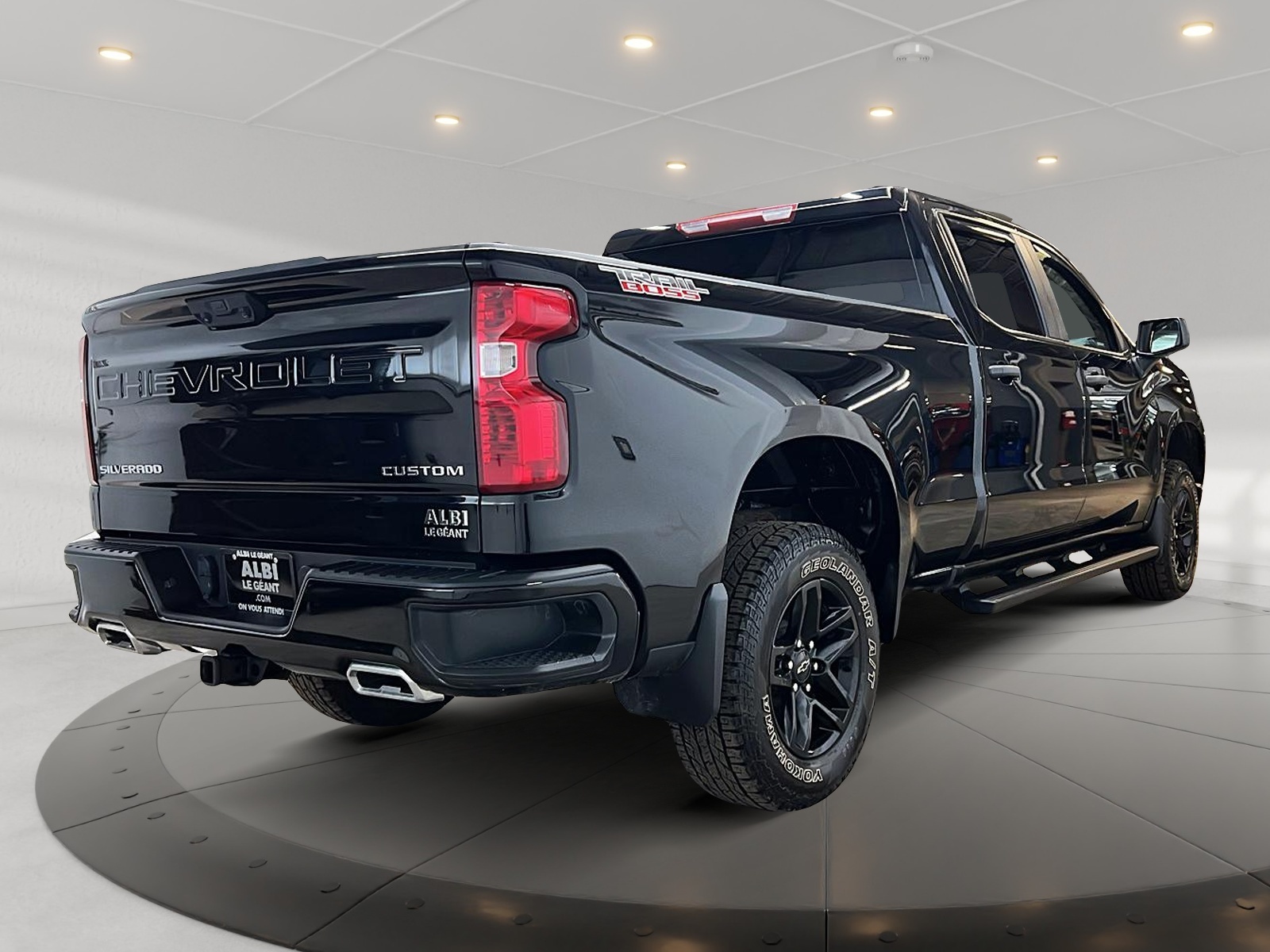 Chevrolet Silverado 1500 CUSTOM TRAIL BOSS Z71 DURAMAX CREW CAB 4X4 2025 — photo 4