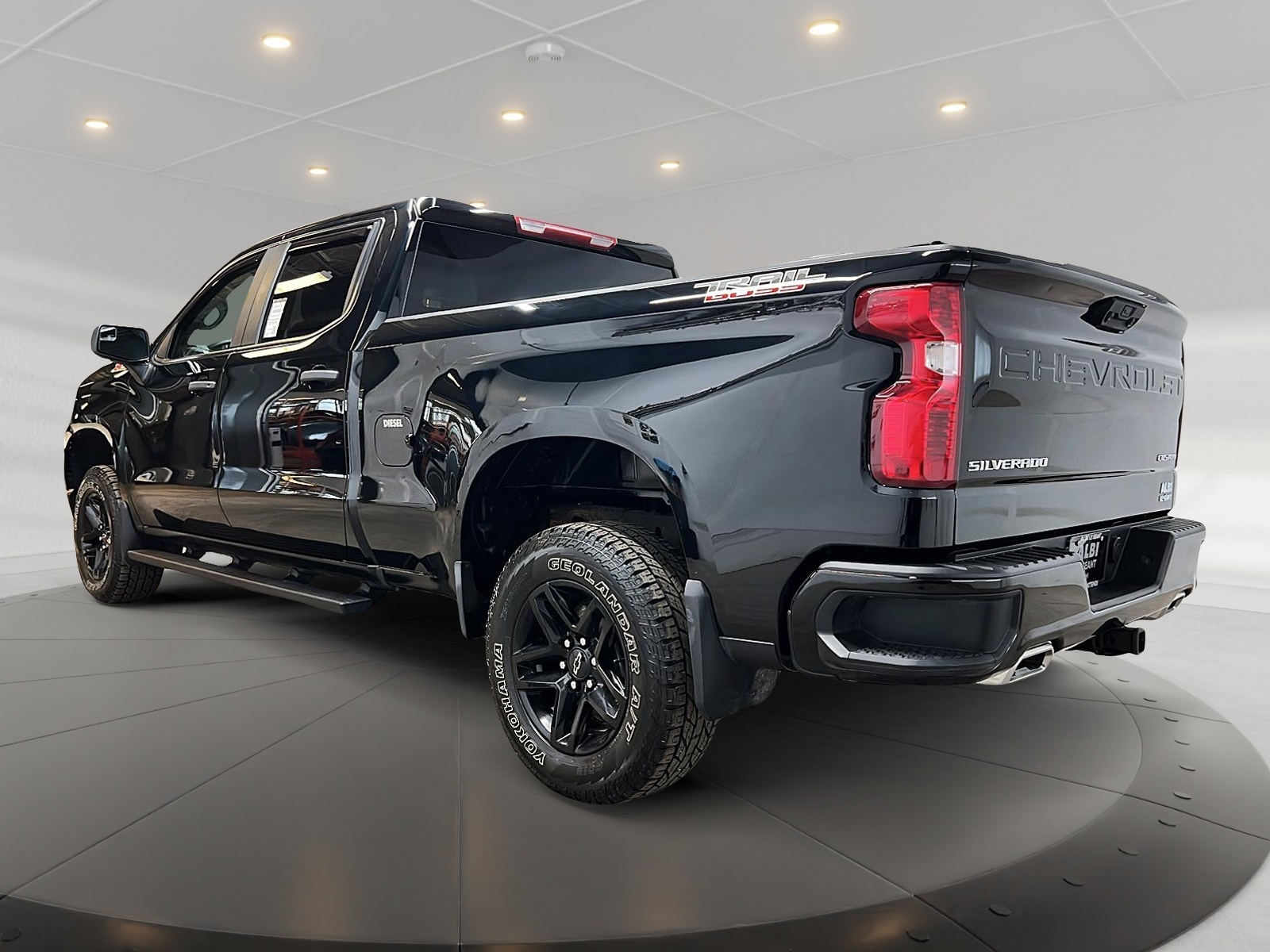Chevrolet Silverado 1500 CUSTOM TRAIL BOSS Z71 DURAMAX CREW CAB 4X4 2025 — photo 6