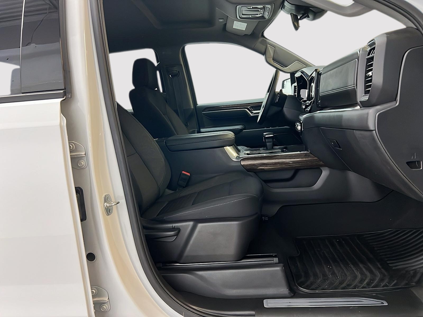 GMC Sierra 1500 ELEVATION CREW CAB 4X4 2025 — photo 8