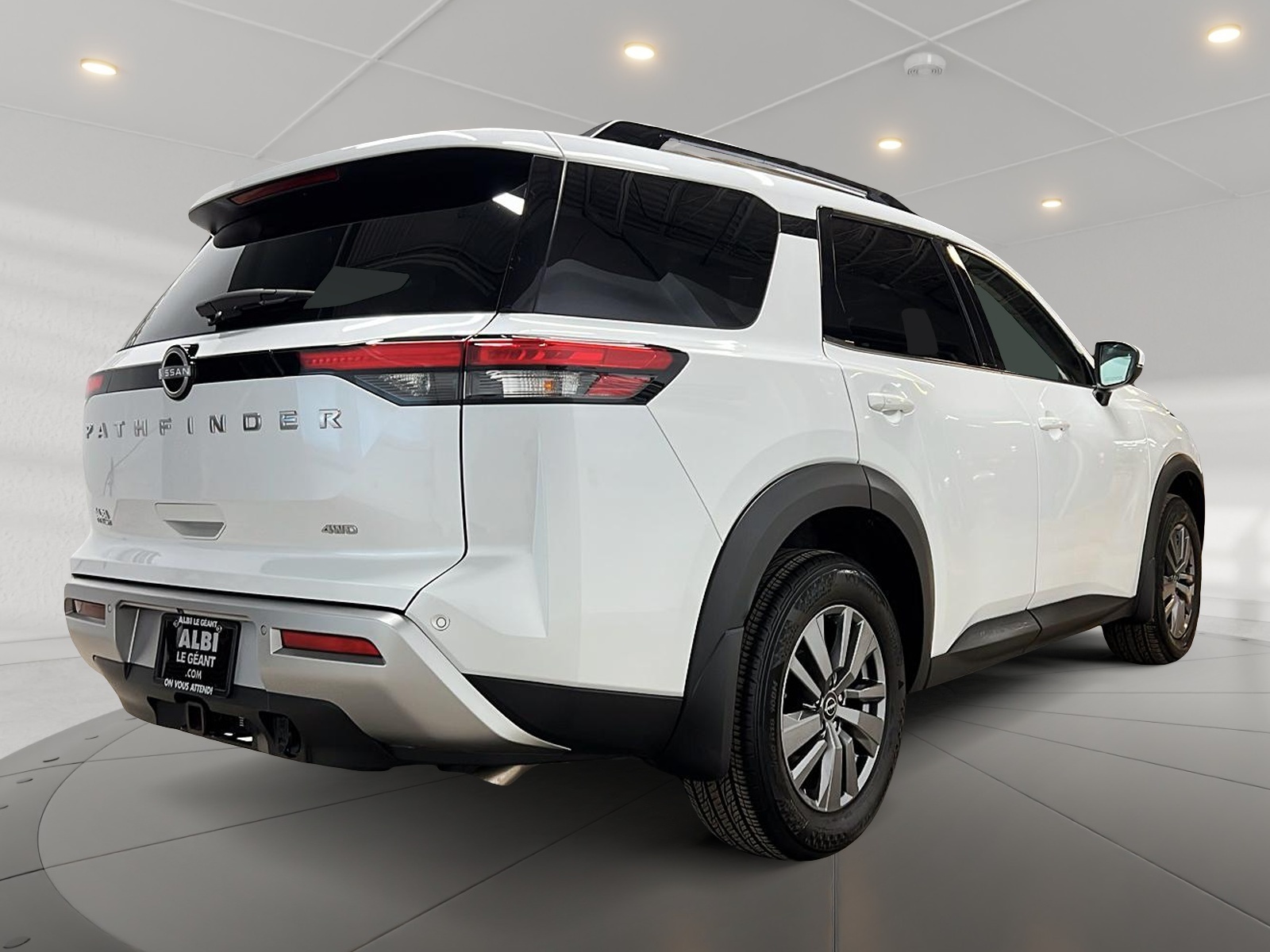 Nissan Pathfinder SV TOIT PANO 4RM 2025 — photo 4