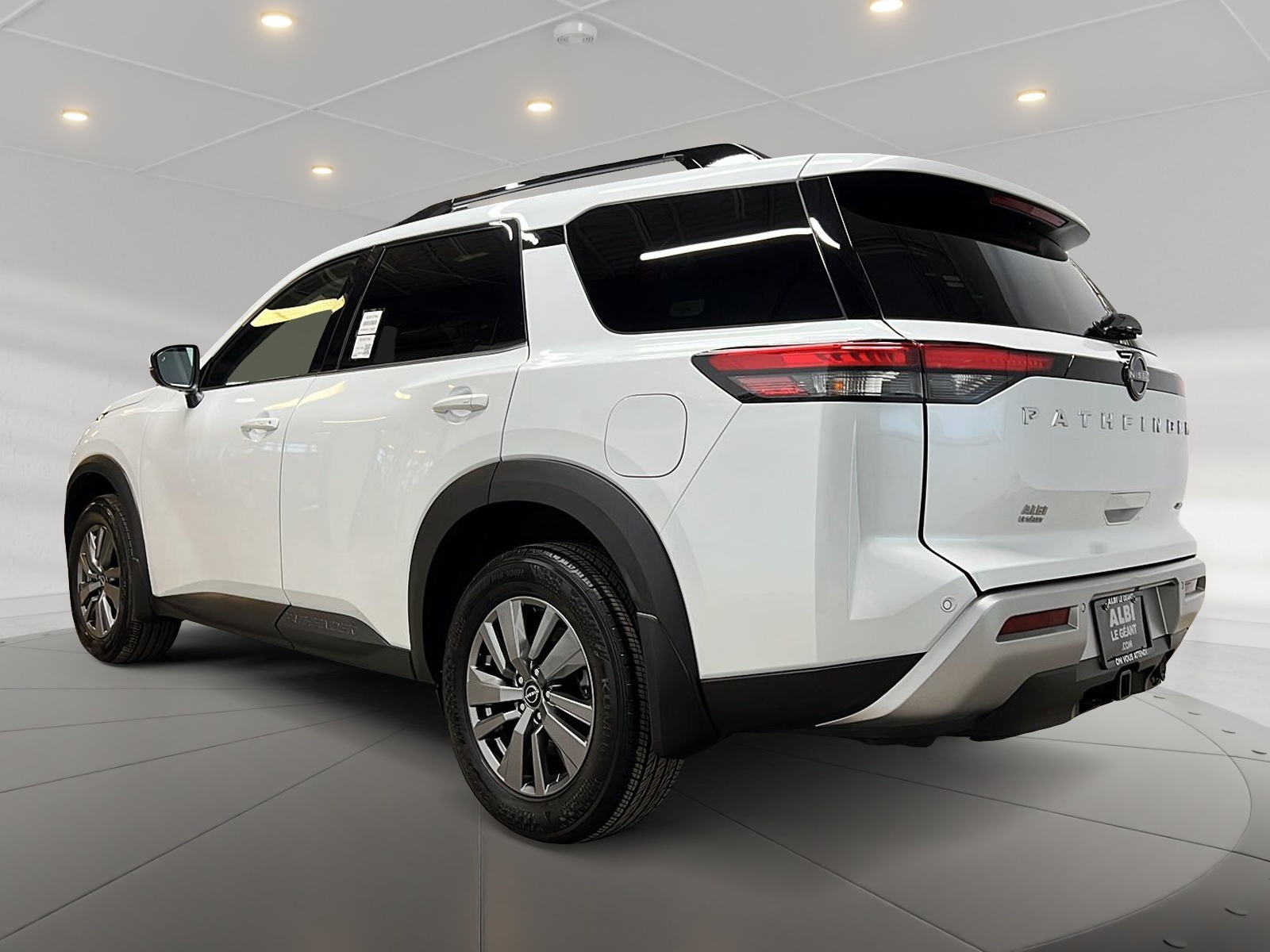 Nissan Pathfinder SV TOIT PANO 4RM 2025 — photo 6