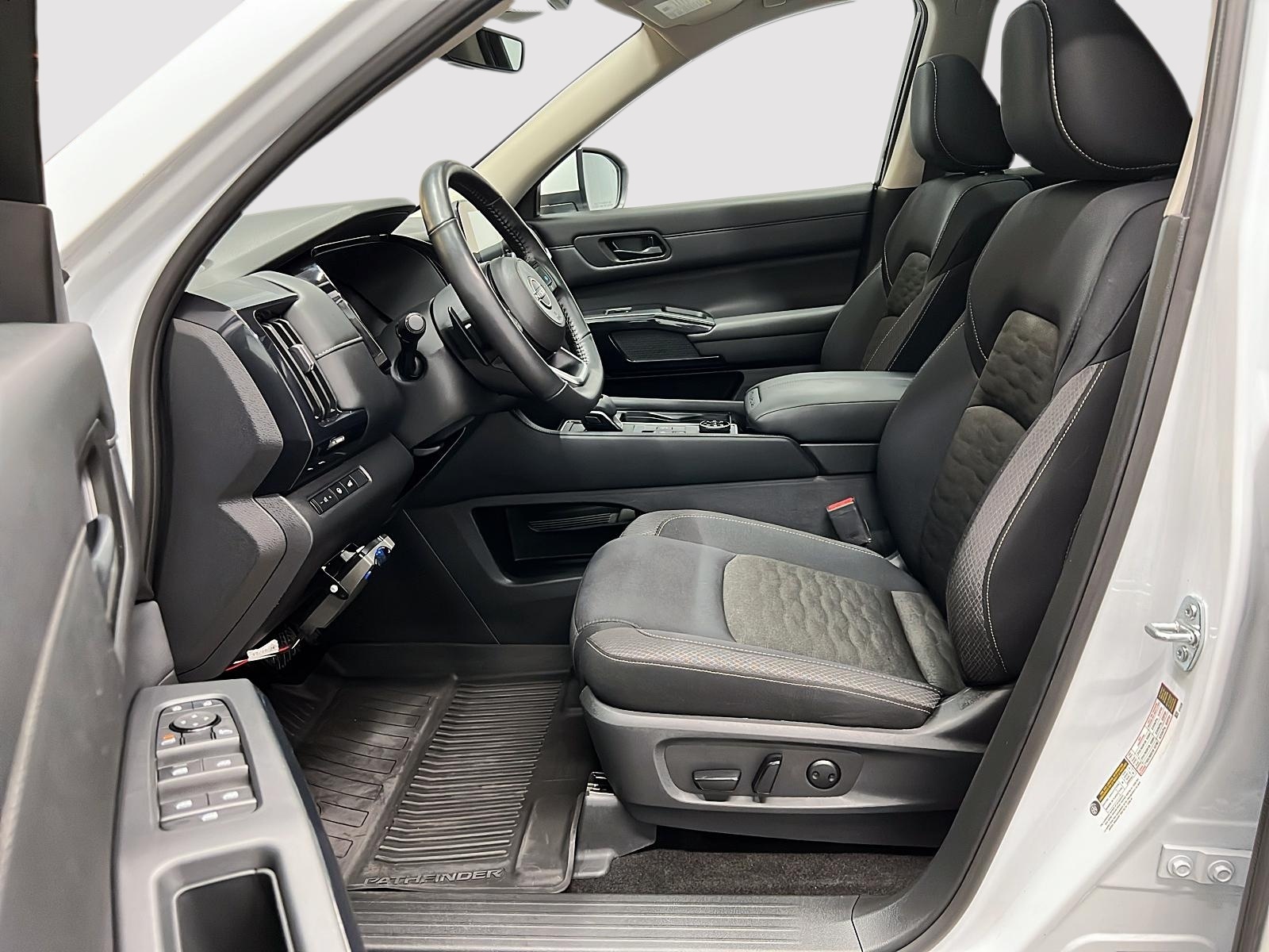 Nissan Pathfinder SV TOIT PANO 4RM 2025 — photo 7