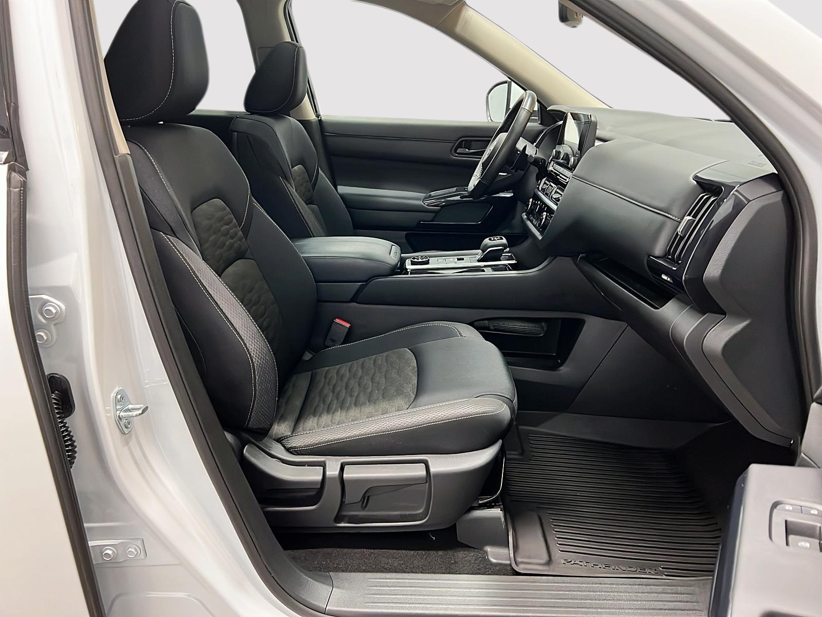 Nissan Pathfinder SV TOIT PANO 4RM 2025 — photo 8