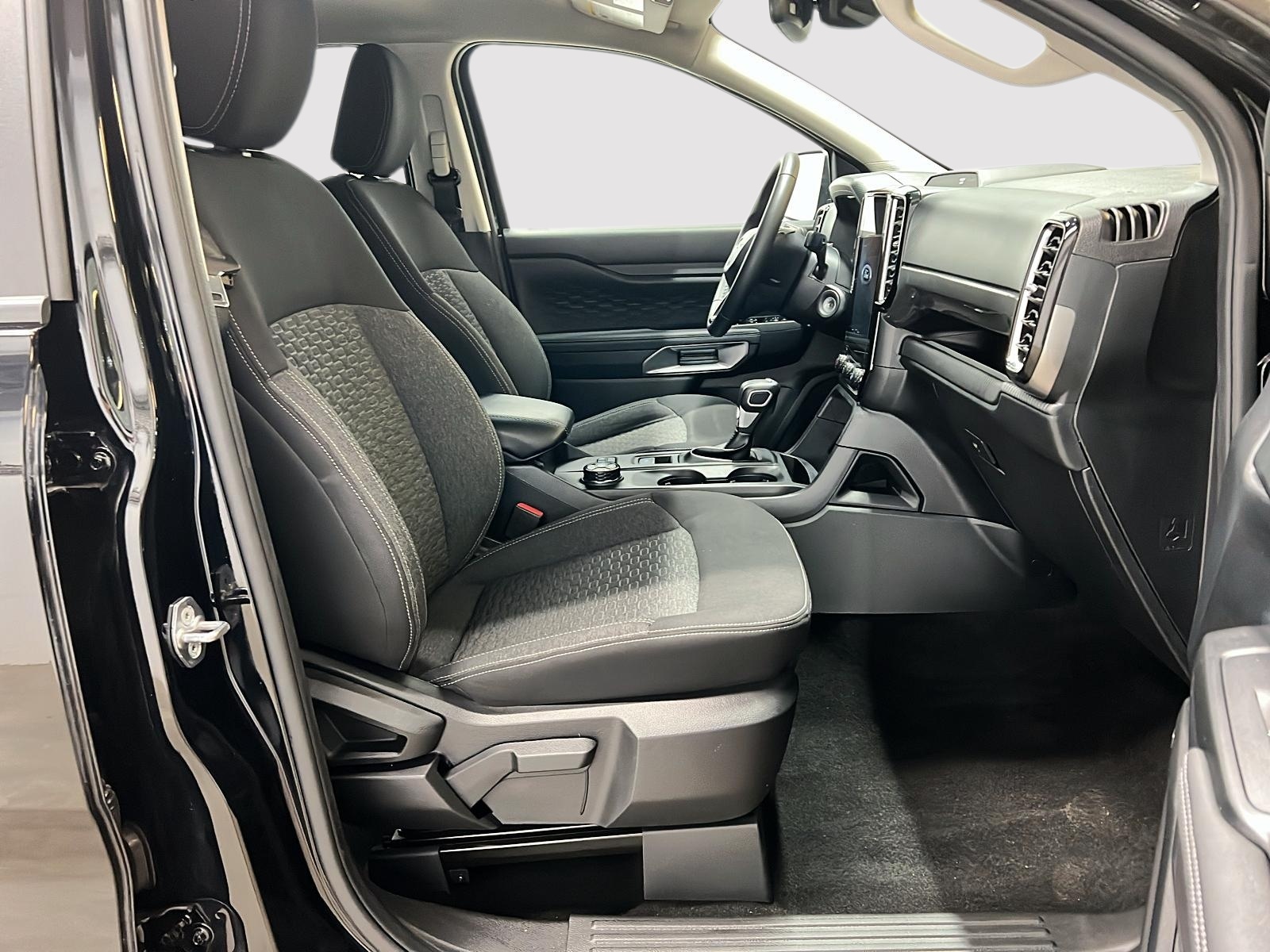 Ford Ranger XLT SUPERCREW NAV 4X4 2024 — photo 8