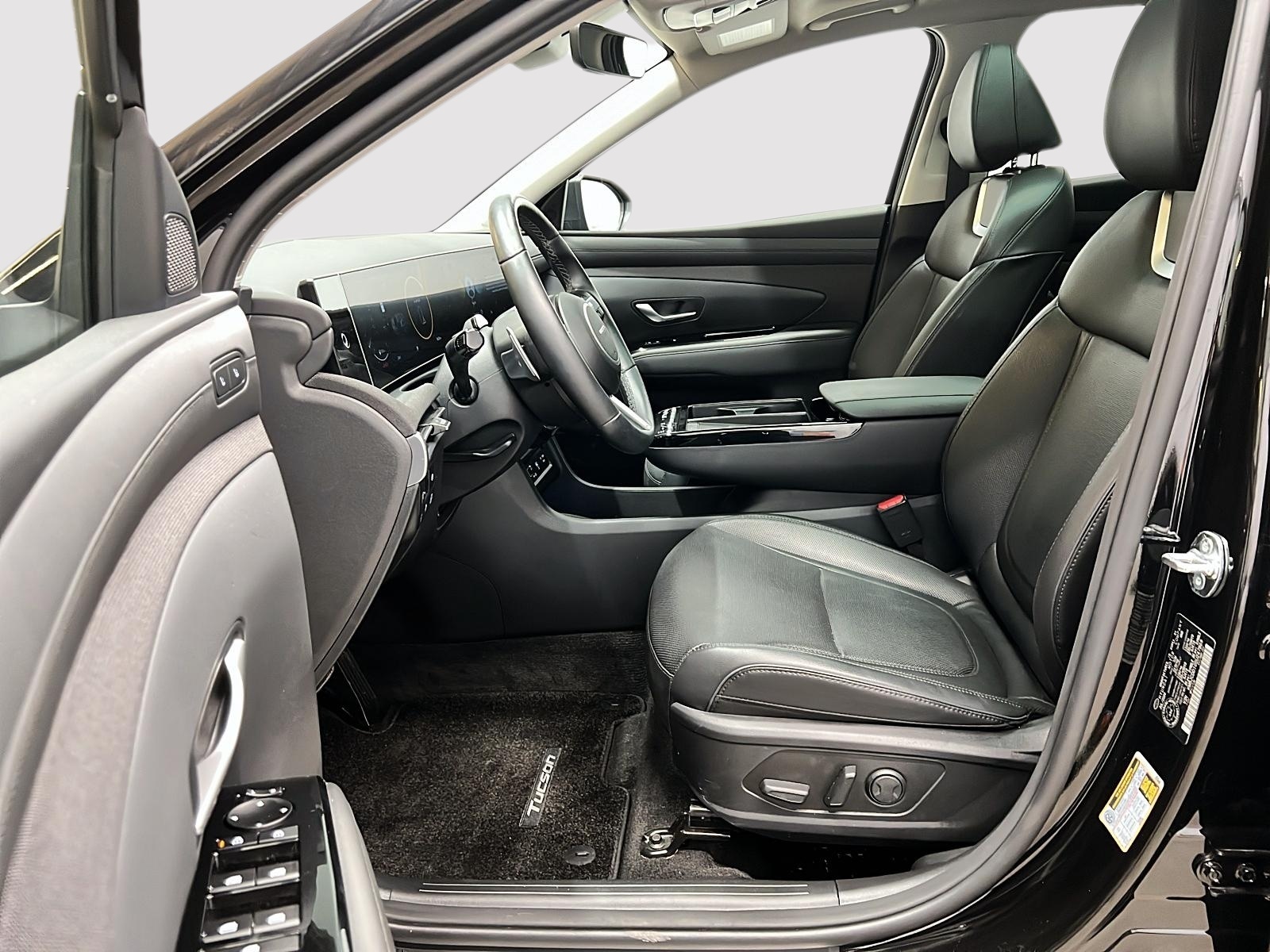 Hyundai Tucson ULTIMATE HYBRIDE CUIR TOIT PANO NAV 4RM 2025 — photo 7