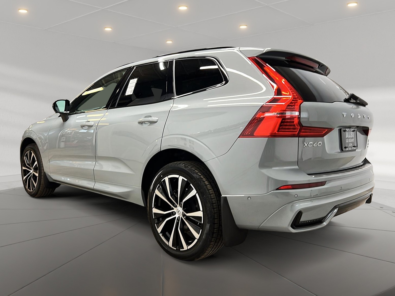 Volvo XC60 B5 PLUS CUIR TOIT PANO NAV 4RM 2024 — photo 6