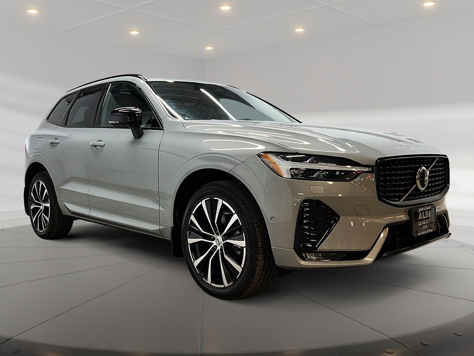 Volvo XC60 B5 PLUS CUIR TOIT PANO NAV 4RM 2024 — photo 3