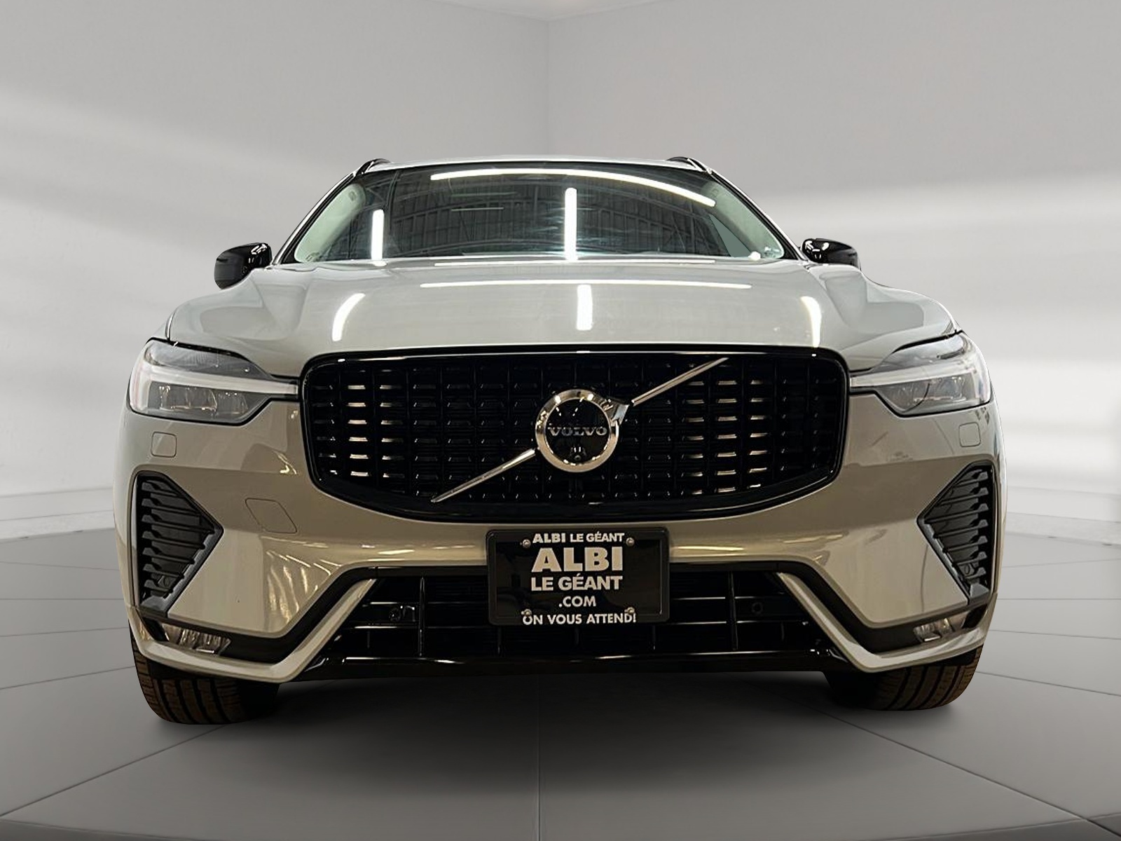 Volvo XC60 B5 PLUS CUIR TOIT PANO NAV 4RM 2024 — photo 2