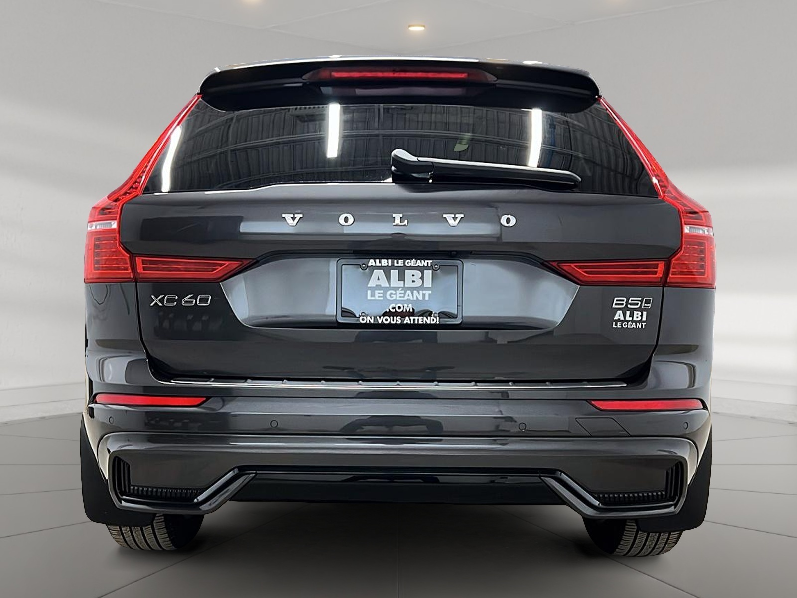 Volvo XC60 B5 CORE CUIR TOIT PANO NAV 4RM 2024 — photo 5