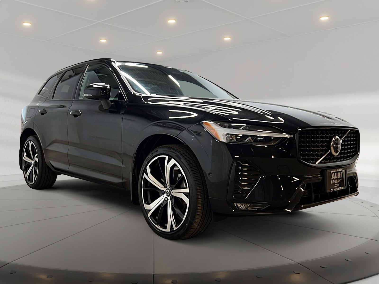 Volvo XC60 B6 R-DESIGN CUIR TOIT PANO NAV 4RM 2022 — photo 3