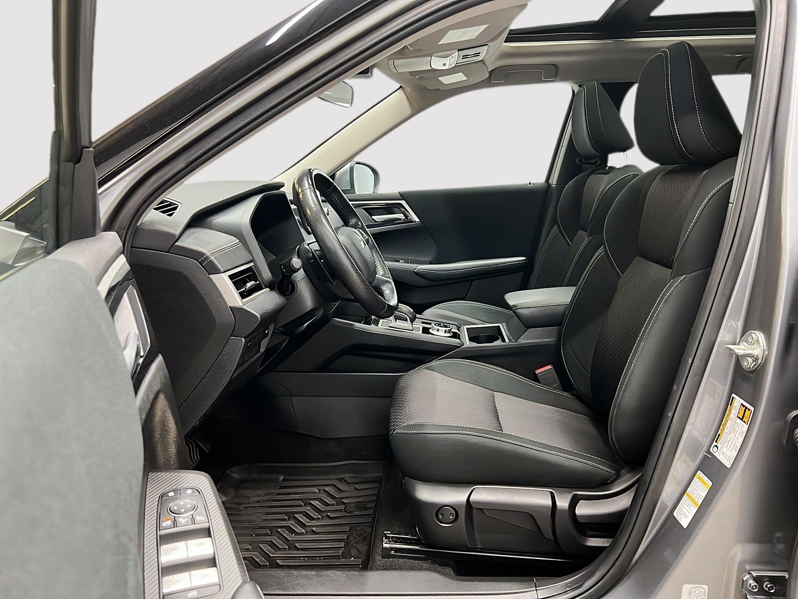 Mitsubishi Outlander SE S TOIT PANO AWC 2024 — photo 7