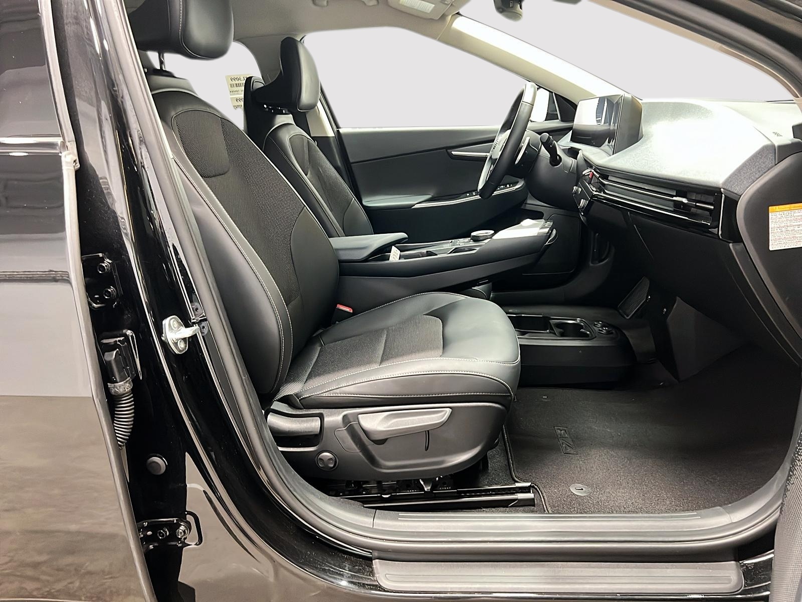 Kia EV6 WIND NAV 2024 — photo 8
