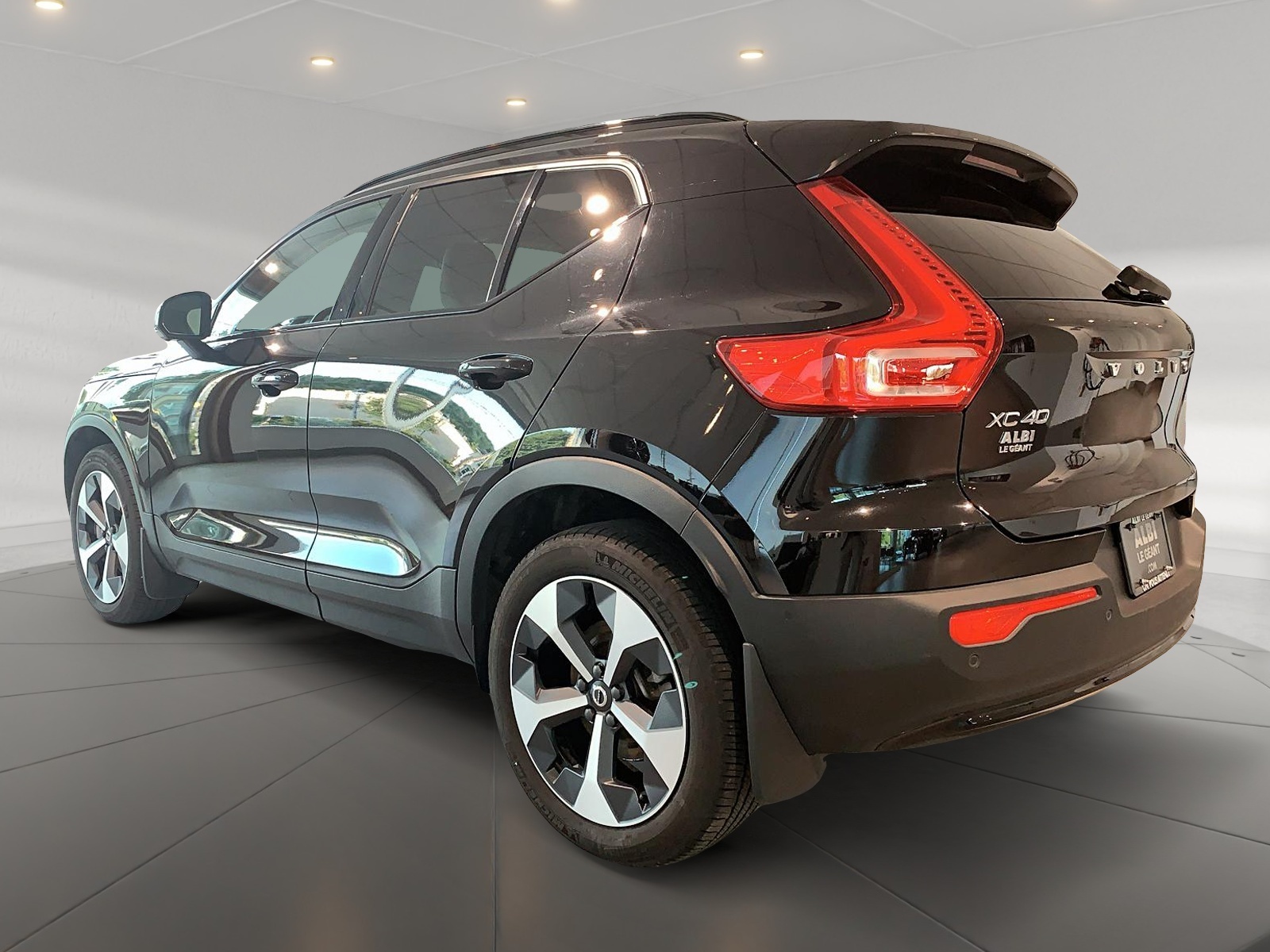 Volvo XC40 B5 PLUS CUIR TOIT PANO NAV 4RM 2025 — photo 6