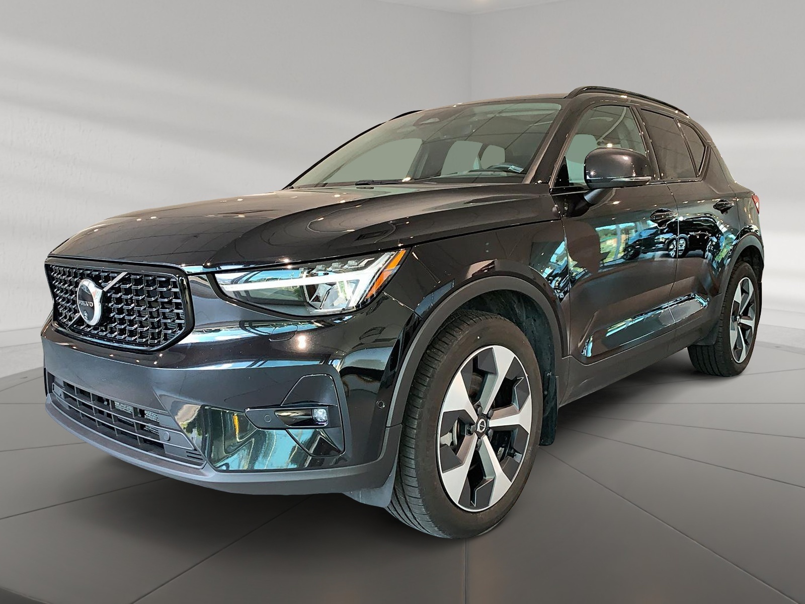 Volvo XC40 B5 PLUS CUIR TOIT PANO NAV 4RM 2025