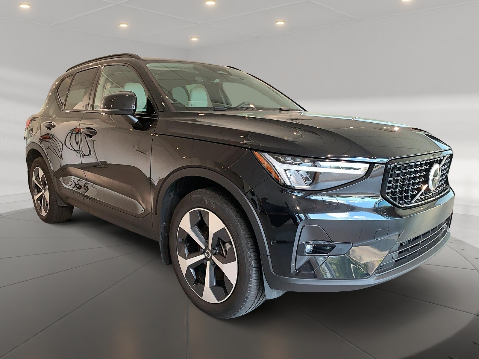 Volvo XC40 B5 PLUS CUIR TOIT PANO NAV 4RM 2025 — photo 3