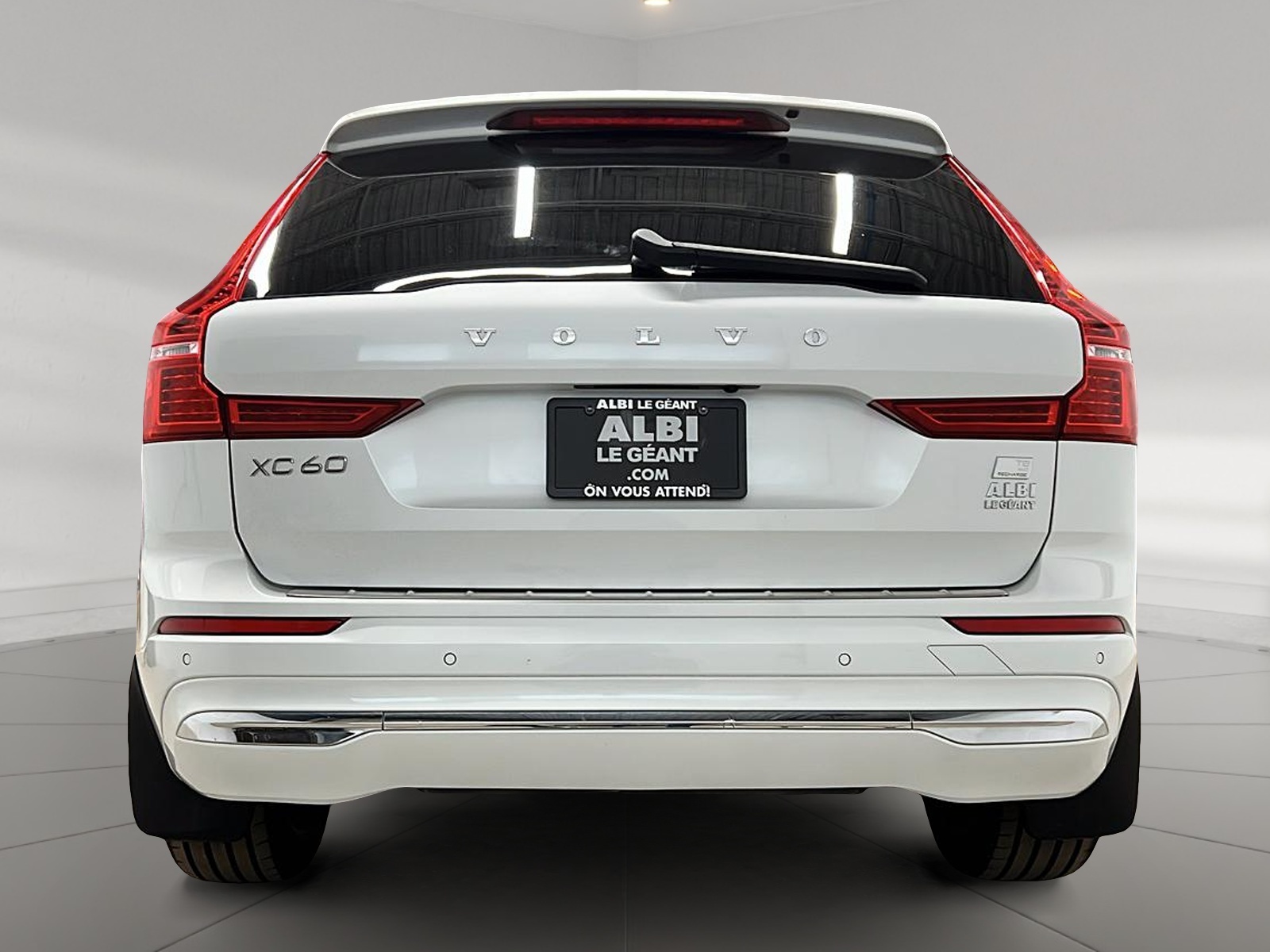 Volvo XC60 T8 INSCRIPTION RECHARGE CUIR TOIT PANO NAV 4RM 2022 — photo 5