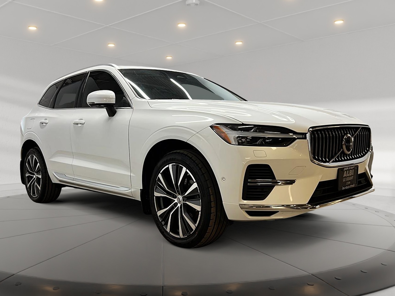 Volvo XC60 T8 INSCRIPTION RECHARGE CUIR TOIT PANO NAV 4RM 2022 — photo 3