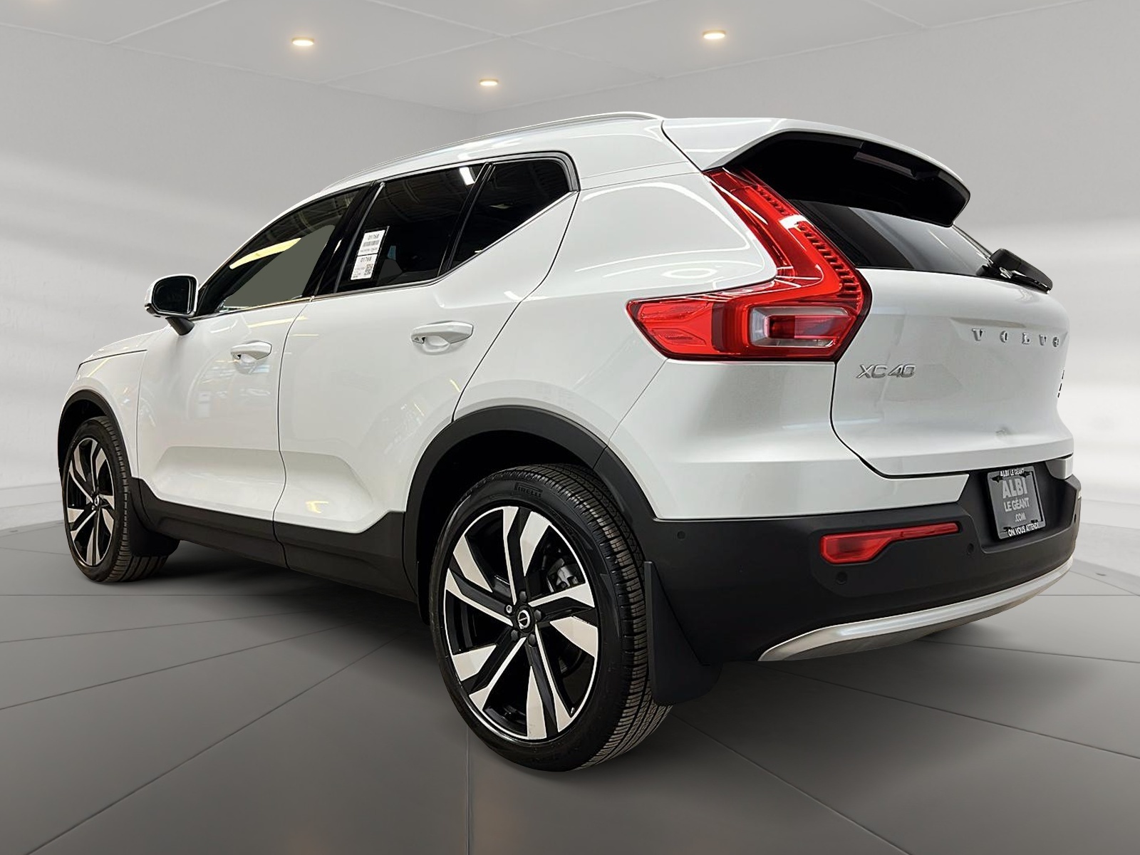 Volvo XC40 B5 ULTIMATE CUIR TOIT PANO NAV 4RM 2024 — photo 6