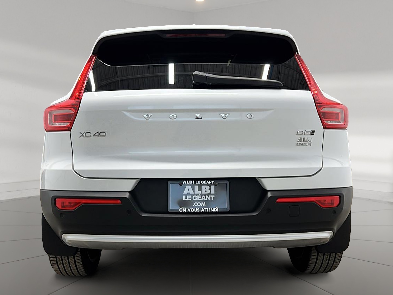 Volvo XC40 B5 ULTIMATE CUIR TOIT PANO NAV 4RM 2024 — photo 5