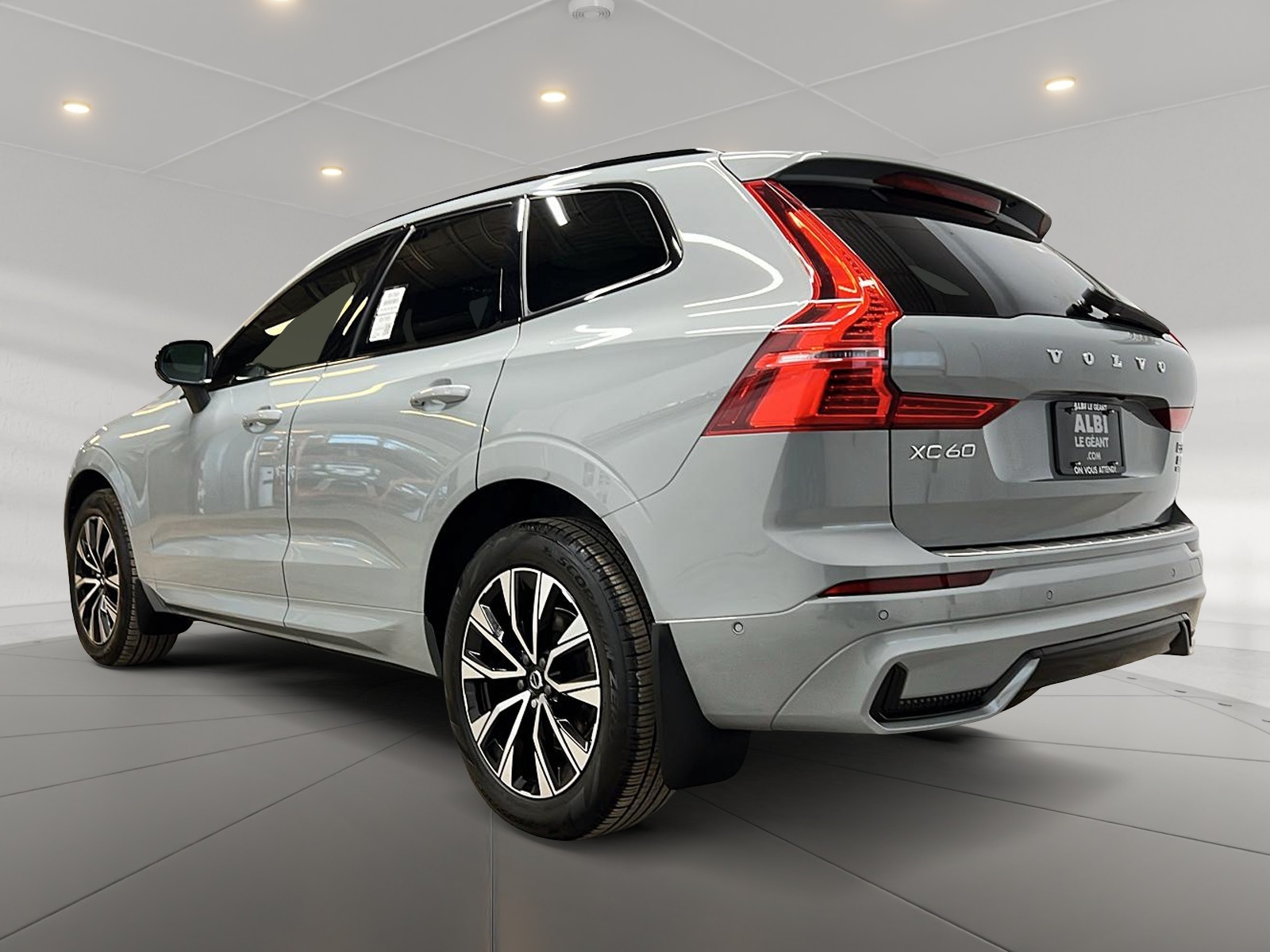 Volvo XC60 B5 PLUS CUIR TOIT PANO NAV 4RM 2024 — photo 6