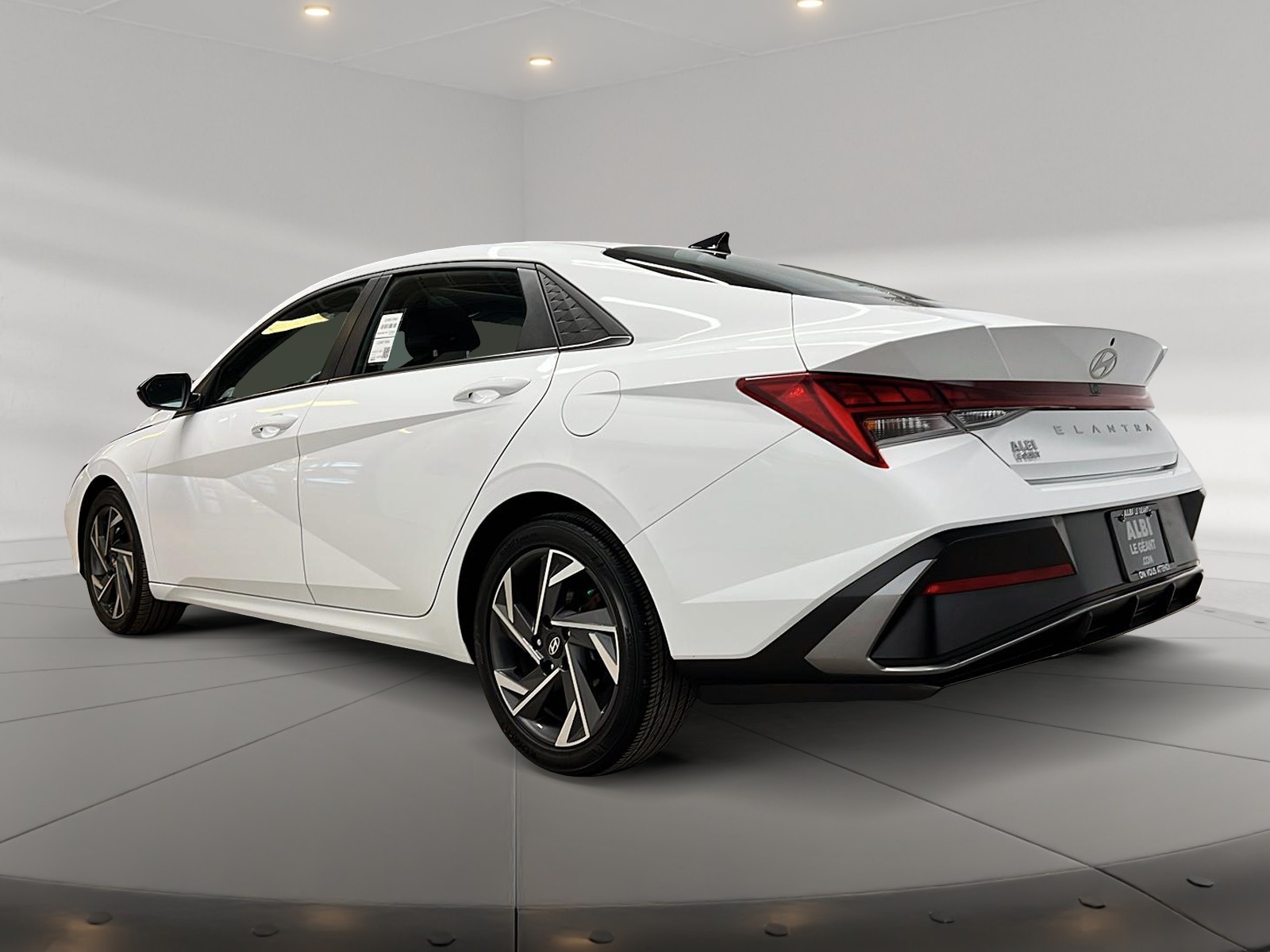 Hyundai Elantra LUXURY CUIR TOIT NAV 2024 — photo 6