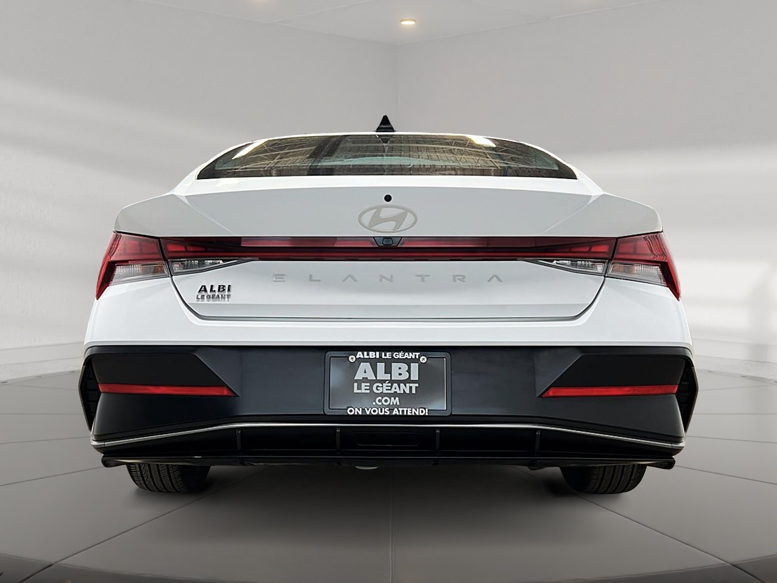 Hyundai Elantra LUXURY CUIR TOIT NAV 2024 — photo 5