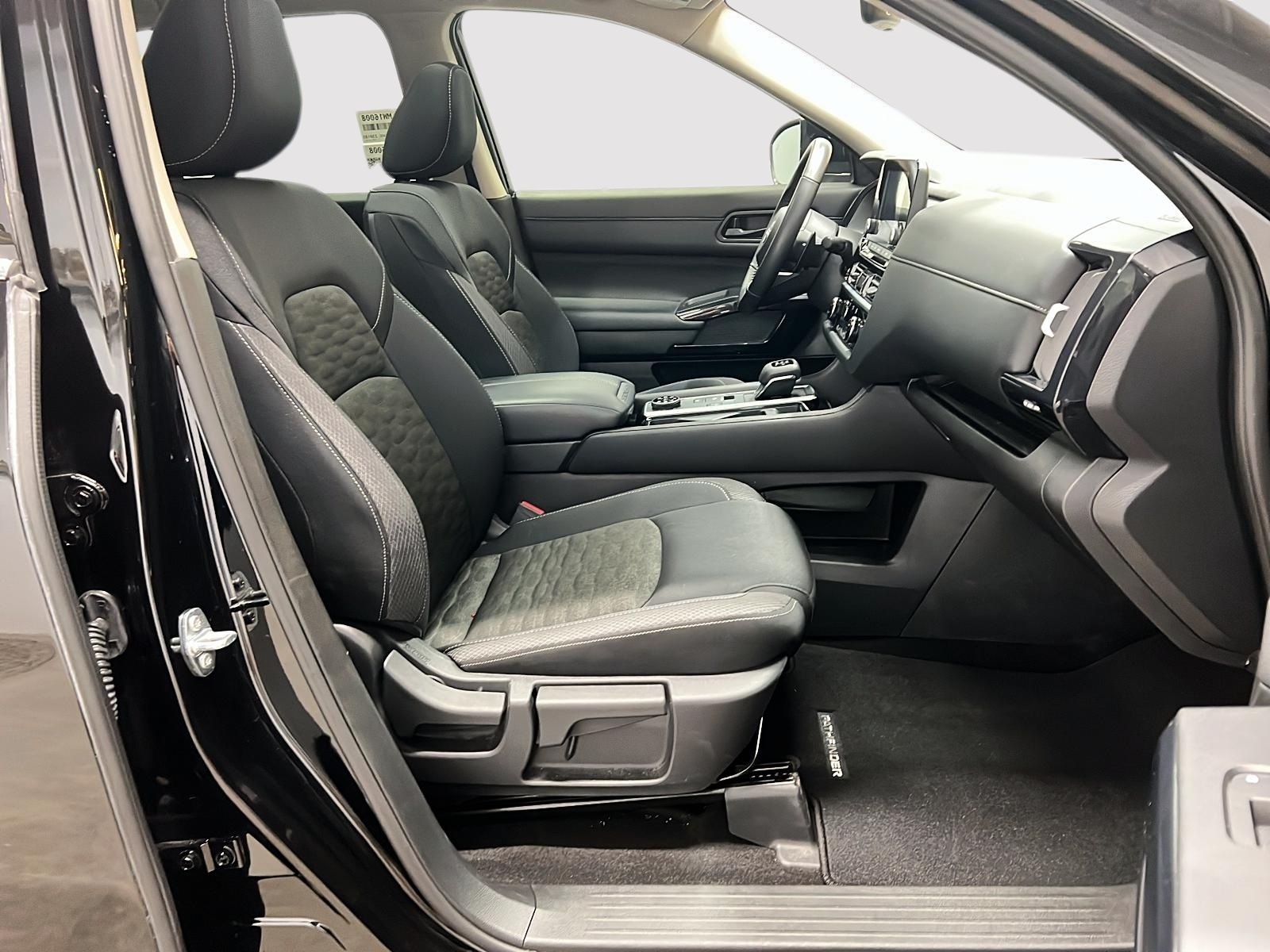 Nissan Pathfinder SV TOIT PANO 4RM 2025 — photo 8