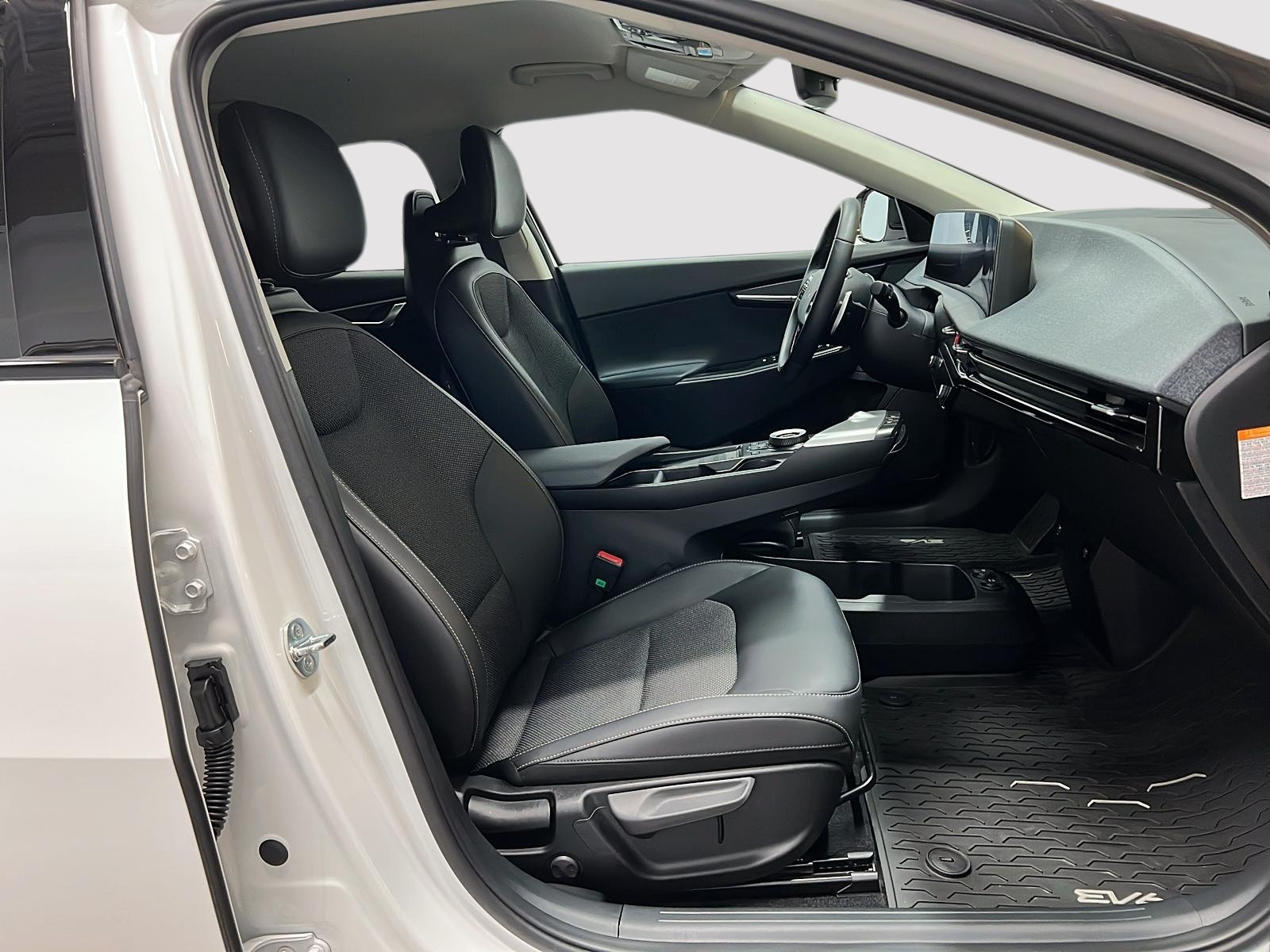 Kia EV6 LAND NAV 4RM 2024 — photo 8