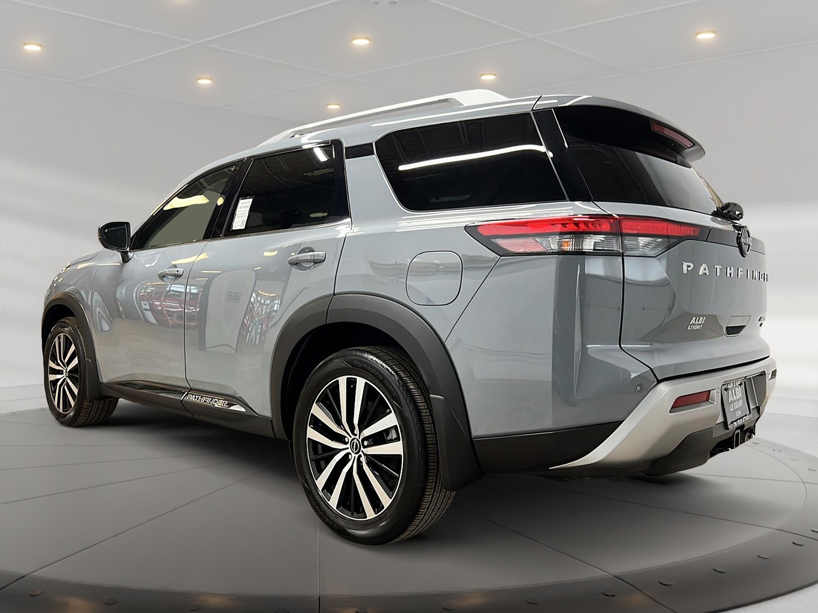 Nissan Pathfinder PLATINUM CUIR TOIT PANO NAV 4RM 2024 — photo 6