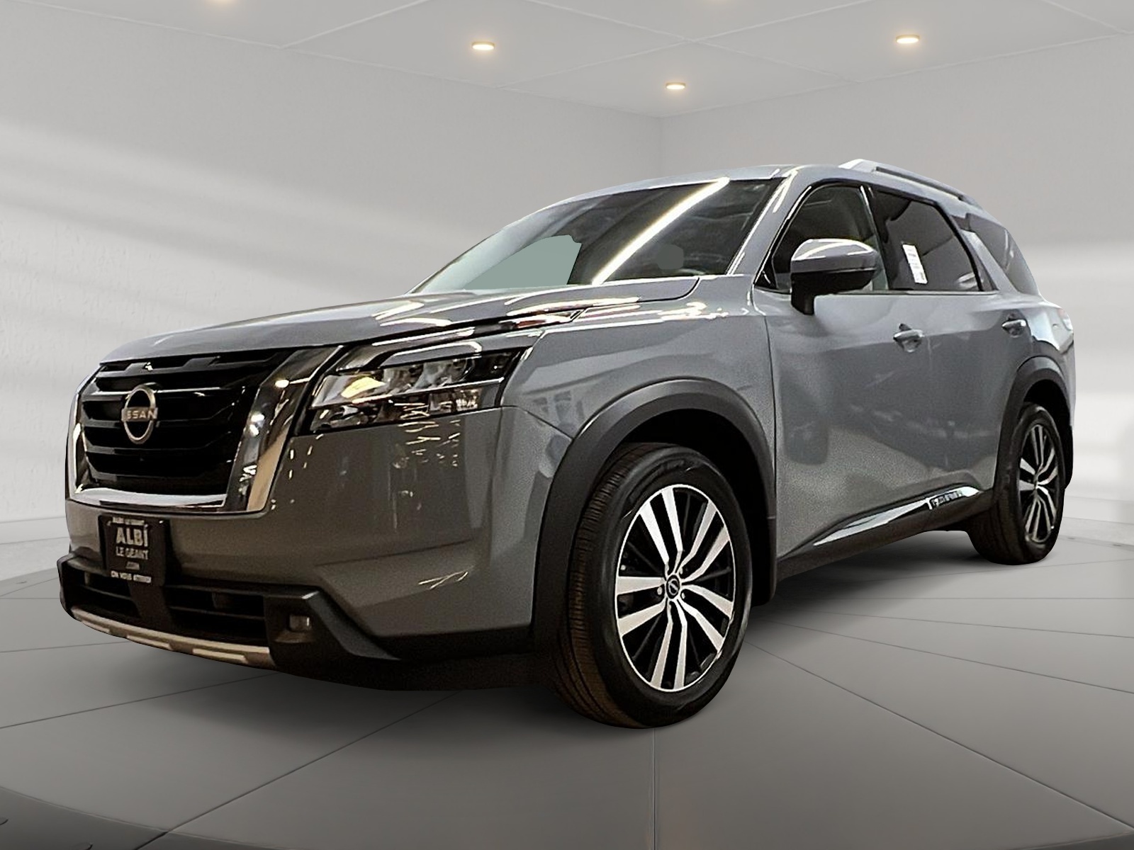 Nissan Pathfinder PLATINUM CUIR TOIT PANO NAV 4RM 2024