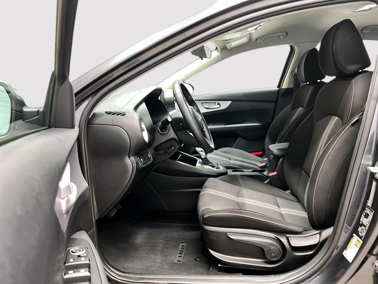 Kia Forte LX 2024 — photo 7