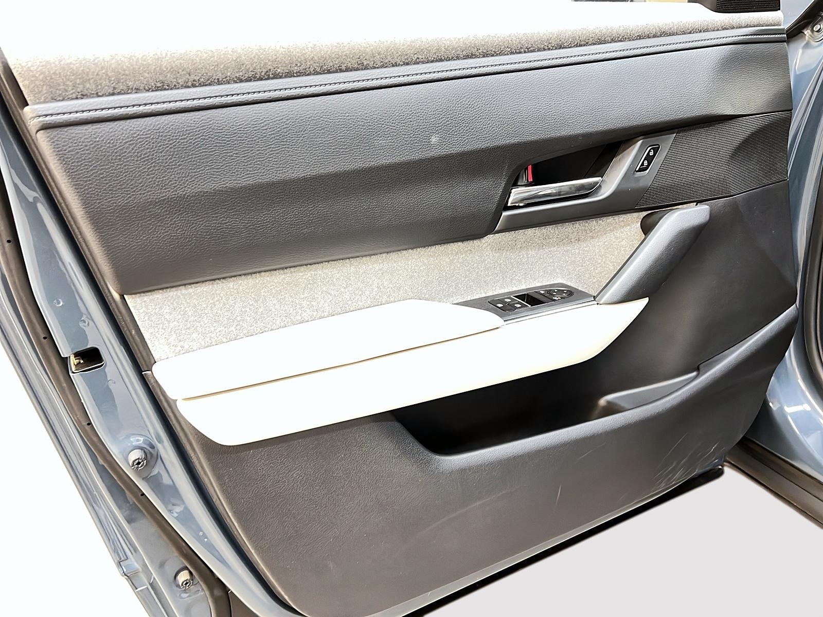 Mazda MX-30 2022 - Image #24