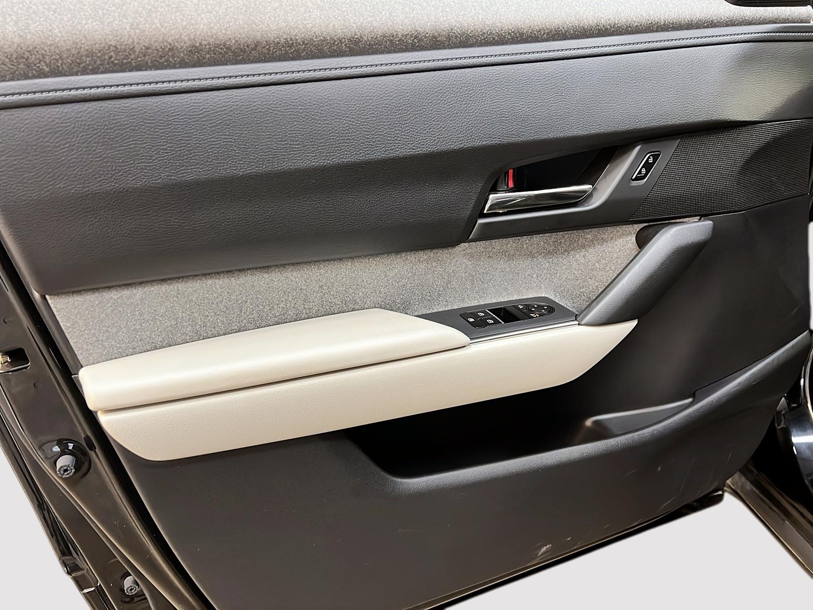 Mazda MX-30 VE 2022 - Image #24