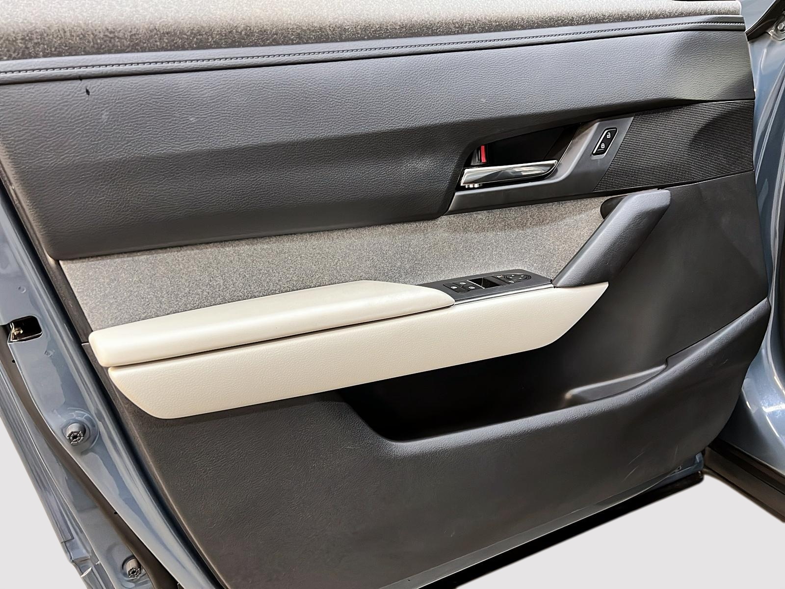 Mazda MX-30 VE 2022 - Image #24