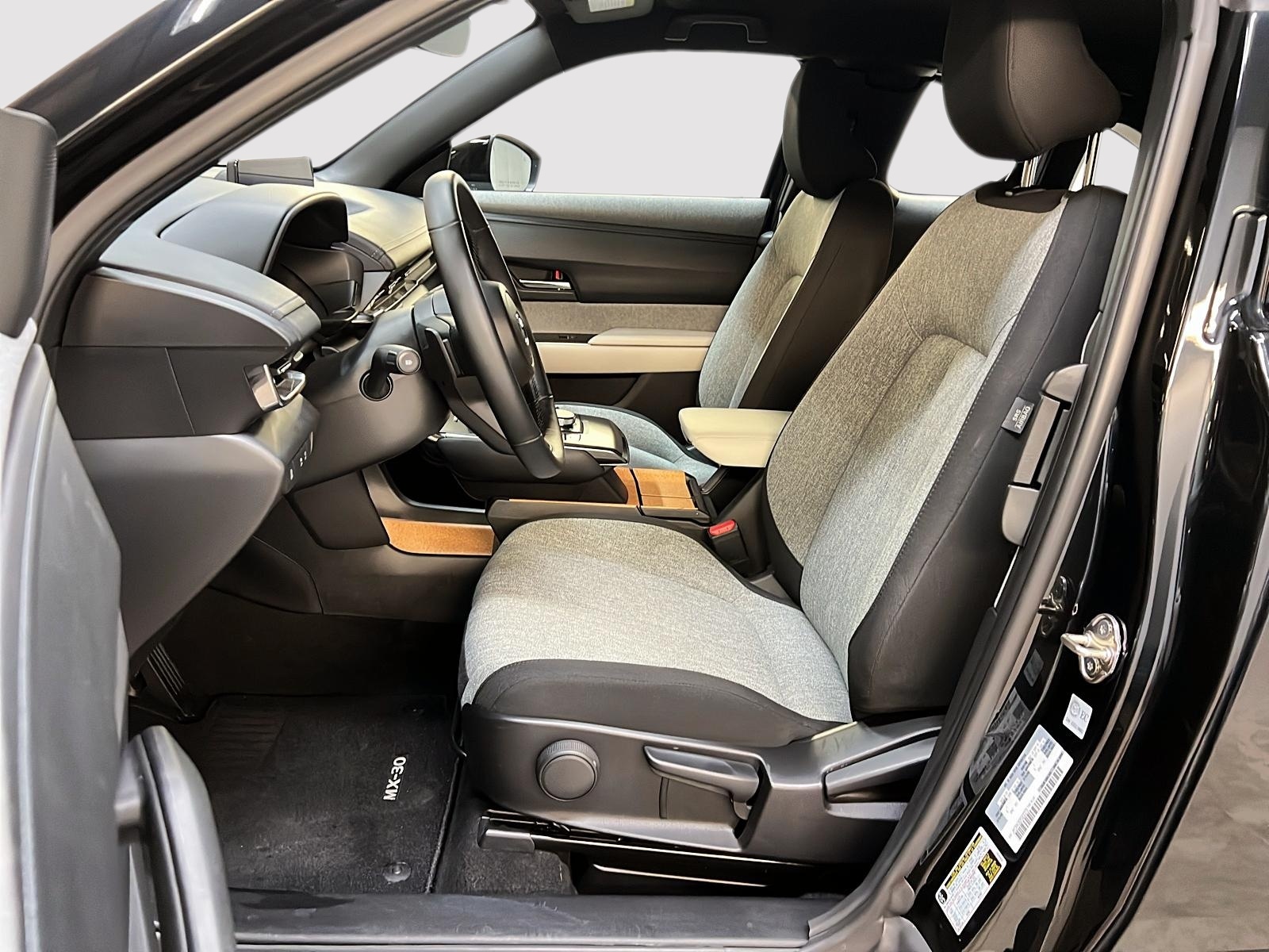 Mazda MX-30 GS 2023 - image #7