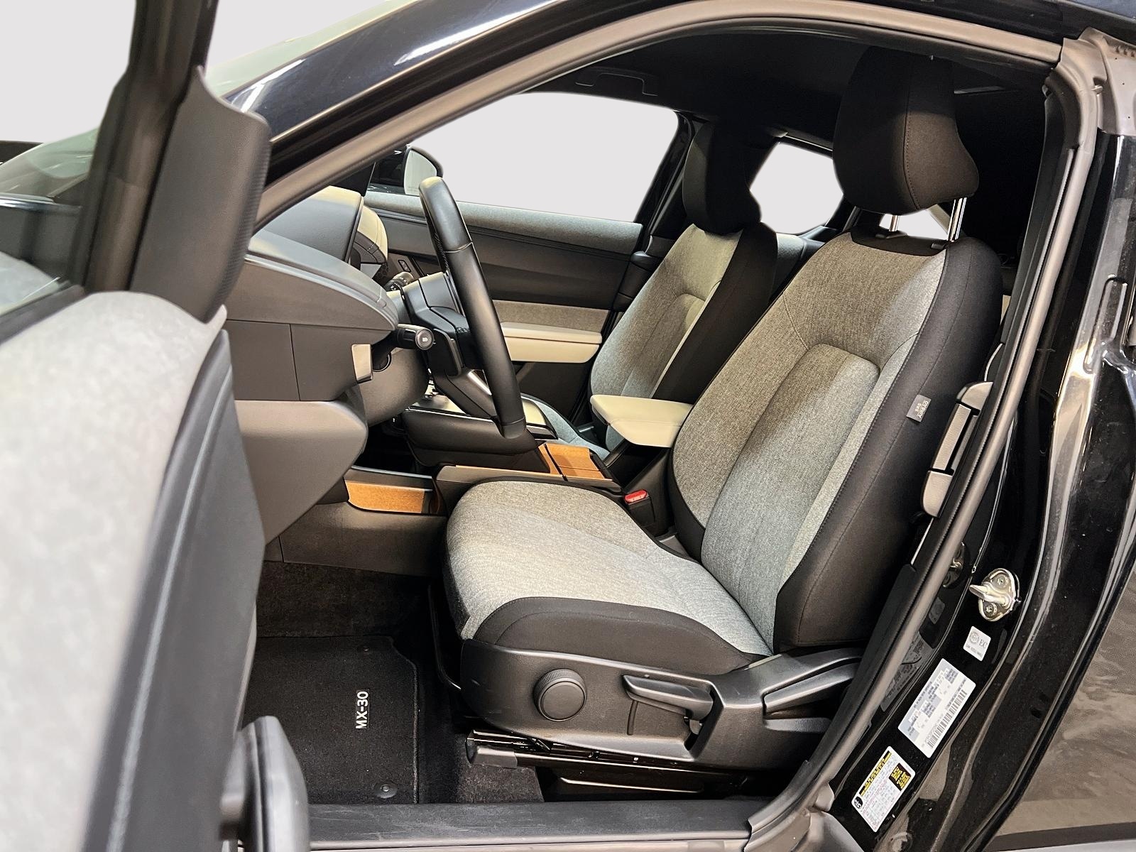 Mazda MX-30 GS 2023 - image #7