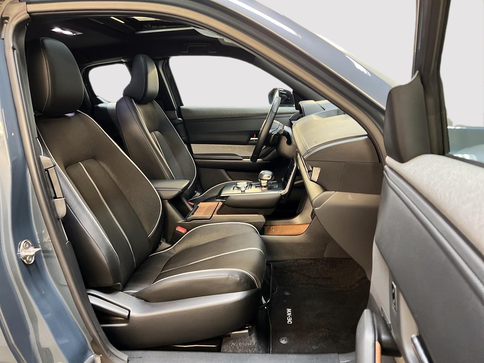 Mazda MX-30 GT TOIT 2023 - image #8