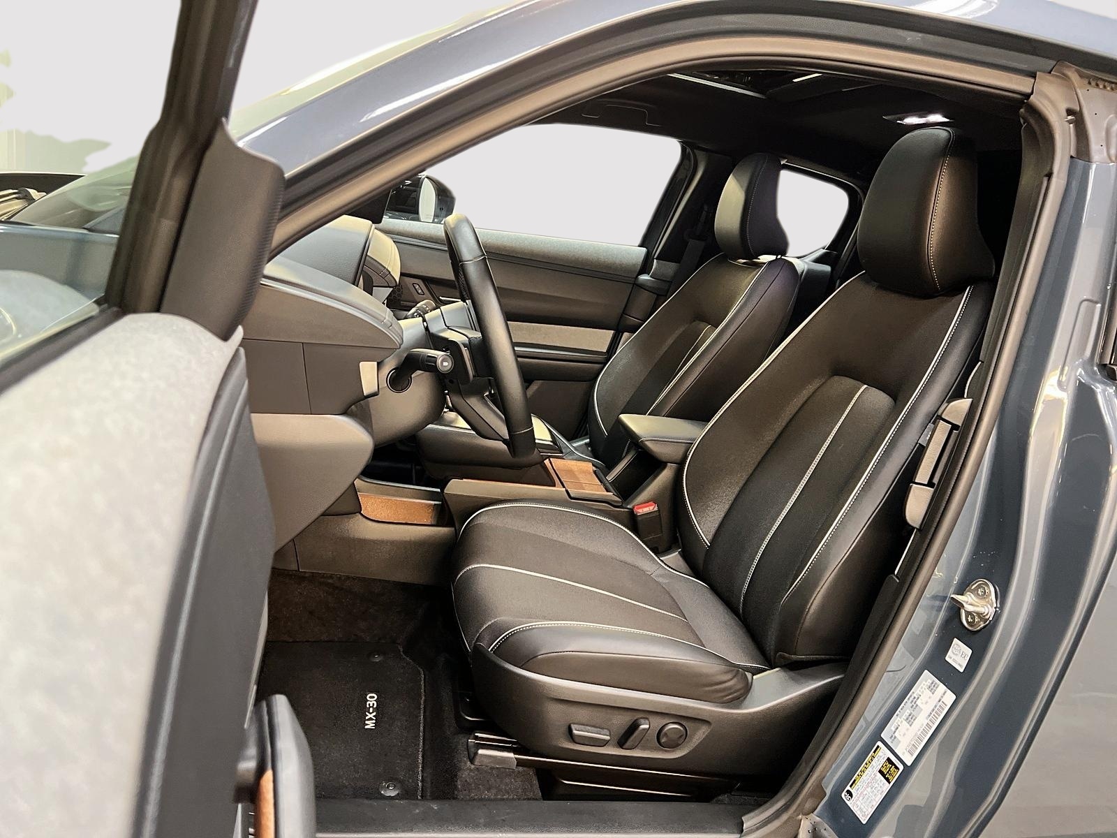 Mazda MX-30 GT TOIT 2023 - image #7
